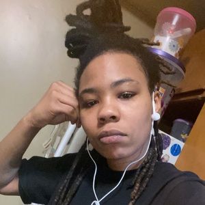 Meet your Posher, Lacora-ann